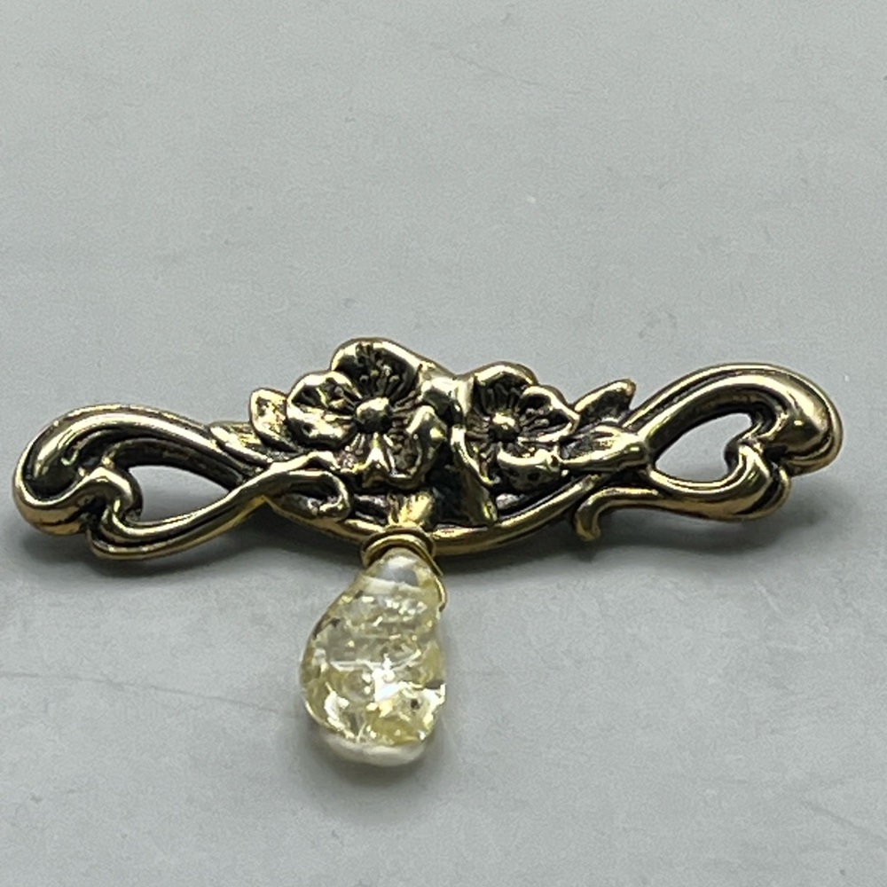 Elegant Gold Tone Floral Brooch with Amber Drop- Luxury Retro Pin